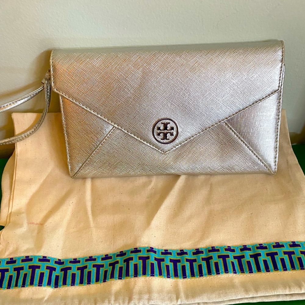 Tory Burch Silver Robinson Envelope Clutch Wristlet